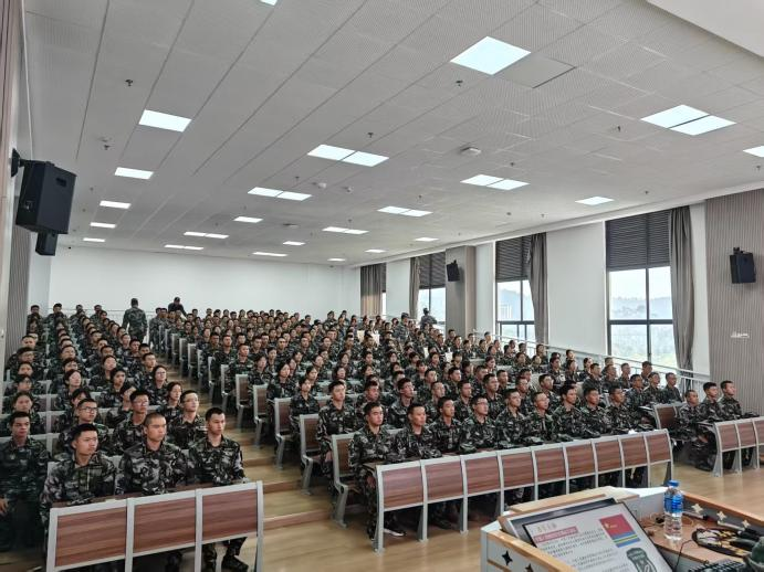 云安农文旅产业学院铁血卫国中队指挥部组织开展首次新兵思想政治教育活动